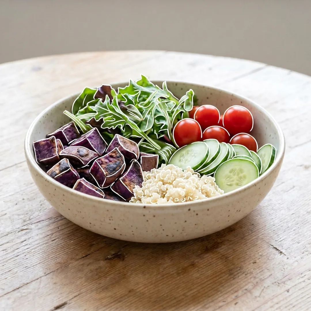 Buddha bowl khoai lang tím với rau và quinoa